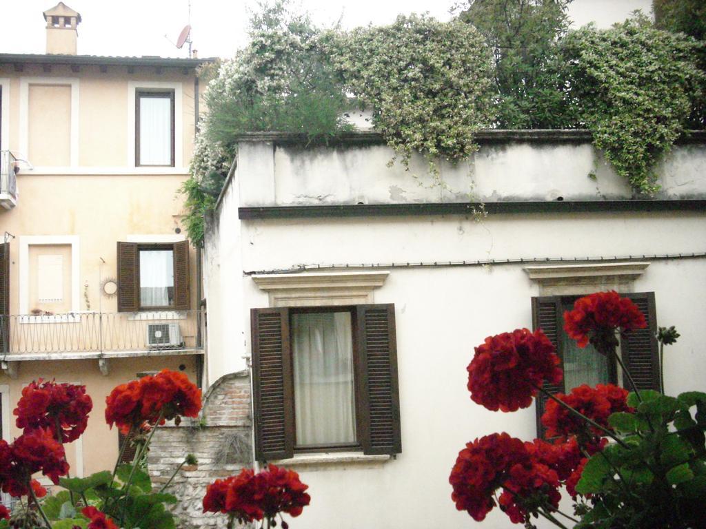 A Casa Di Luca Hotell Verona Exteriör bild